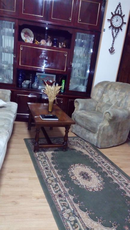 California Guest House Gori Esterno foto