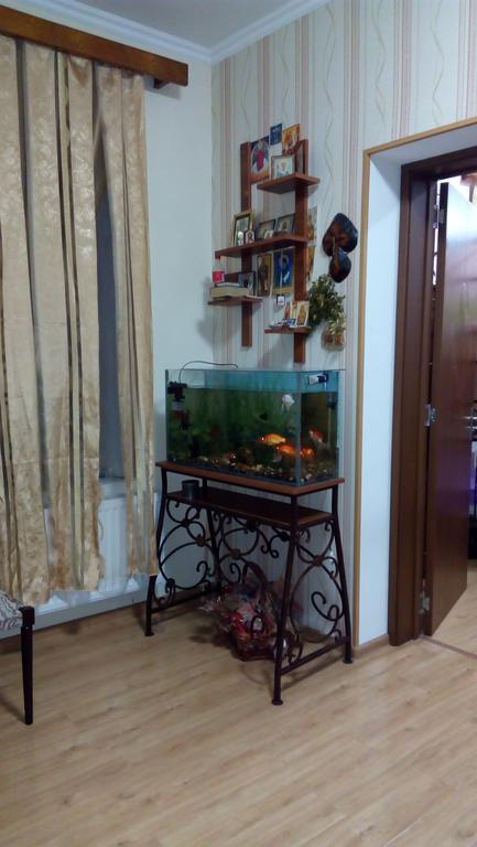 California Guest House Gori Esterno foto