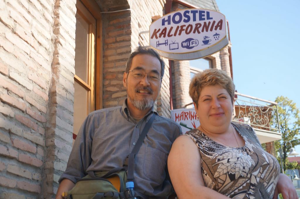 California Guest House Gori Esterno foto